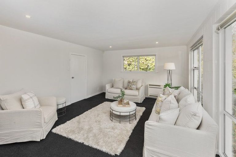 Photo of property in 8a Rosedale Place, Avonhead, Christchurch, 8042