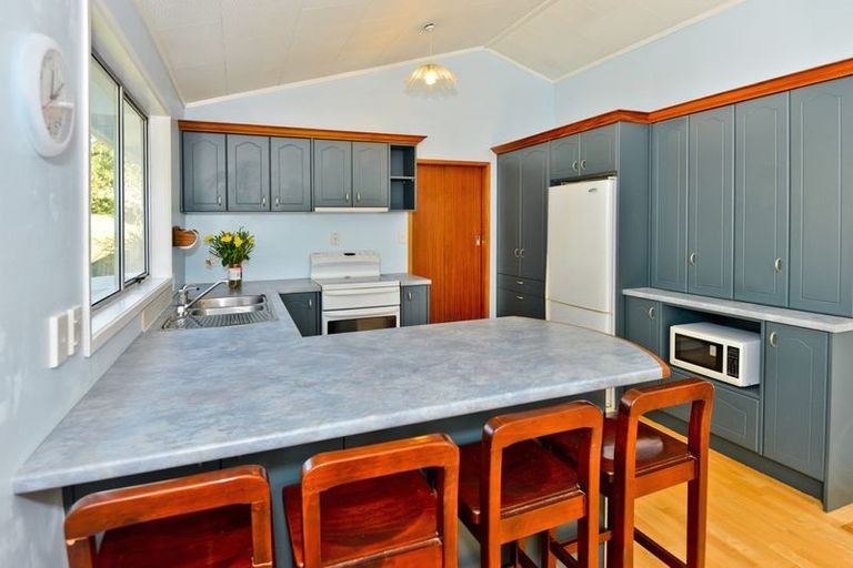 Photo of property in 6 Malters Place, Browns Bay, Auckland, 0630
