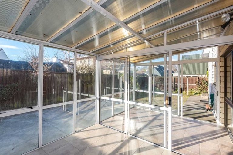 Photo of property in 11 Jamell Place, Avonhead, Christchurch, 8042