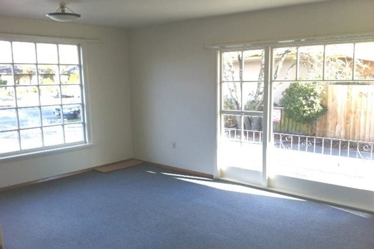 Photo of property in 1/400 Memorial Avenue, Burnside, Christchurch, 8053