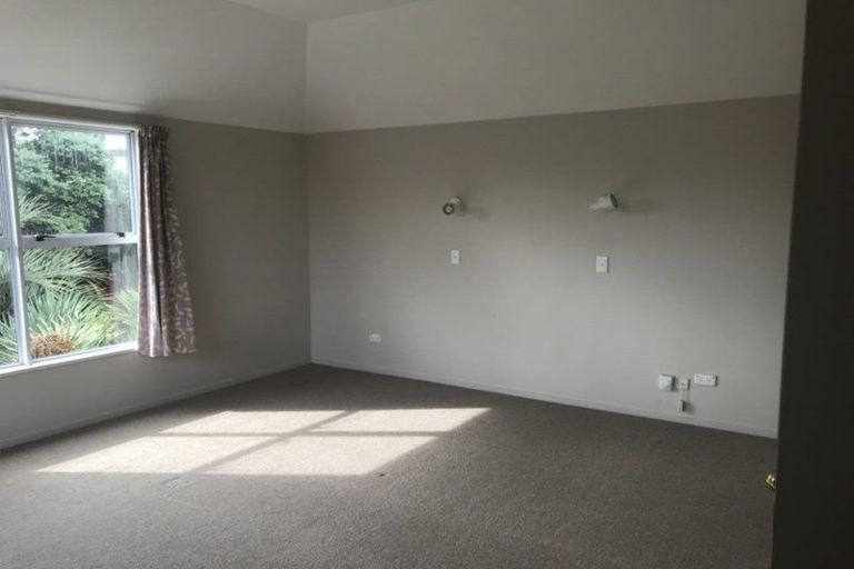 Photo of property in 3 Charles Prevost Drive, The Gardens, Auckland, 2105