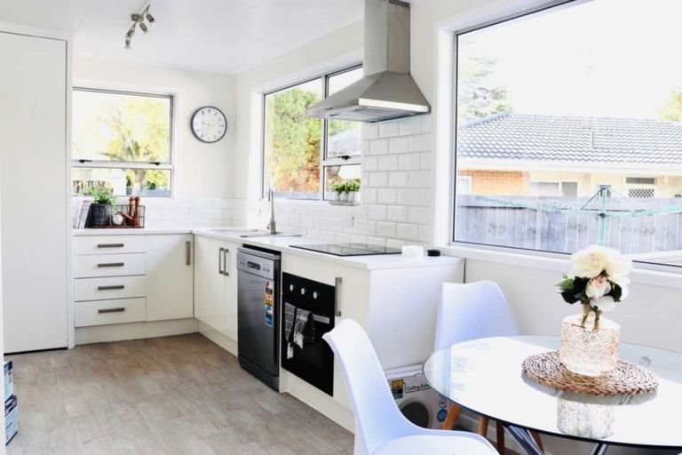 Photo of property in 14 Chantal Place, Red Hill, Papakura, 2110