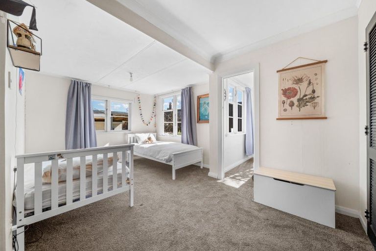 Photo of property in 24 Kuratawhiti Street, Greytown, 5712
