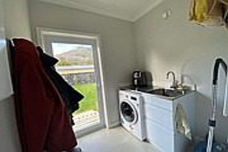 Photo of property in 79 Tipahi Street, Nelson South, Nelson, 7010