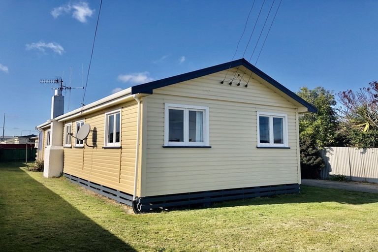 Photo of property in 2 Liddell Street, Foxton, 4814