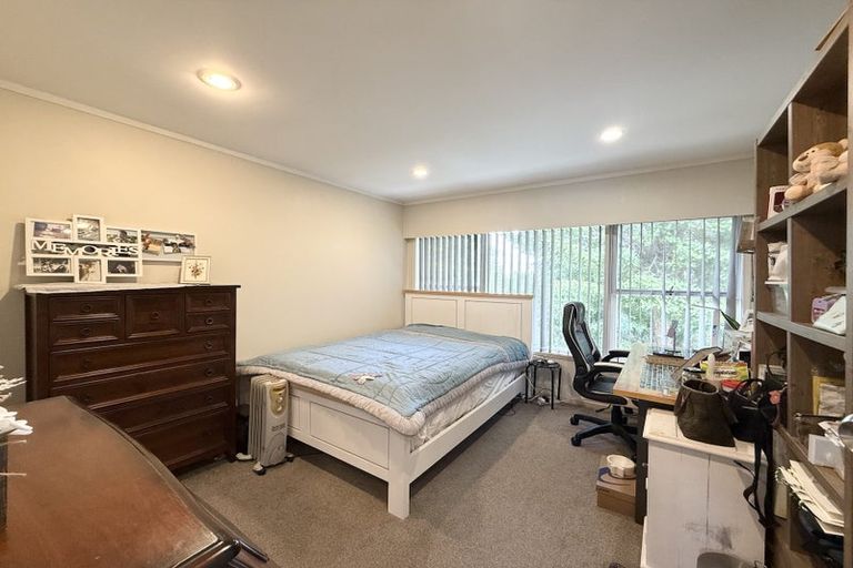 Photo of property in 1/240a East Coast Road, Forrest Hill, Auckland, 0620