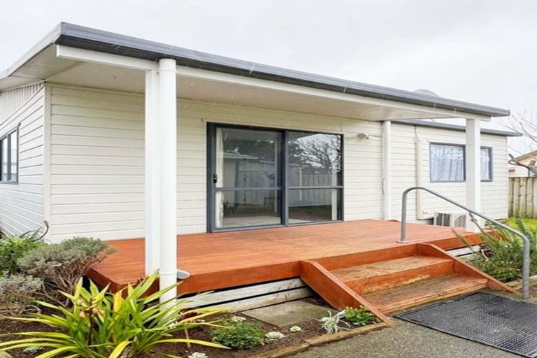 Photo of property in 21 Pukeko Street, Paraparaumu, 5032