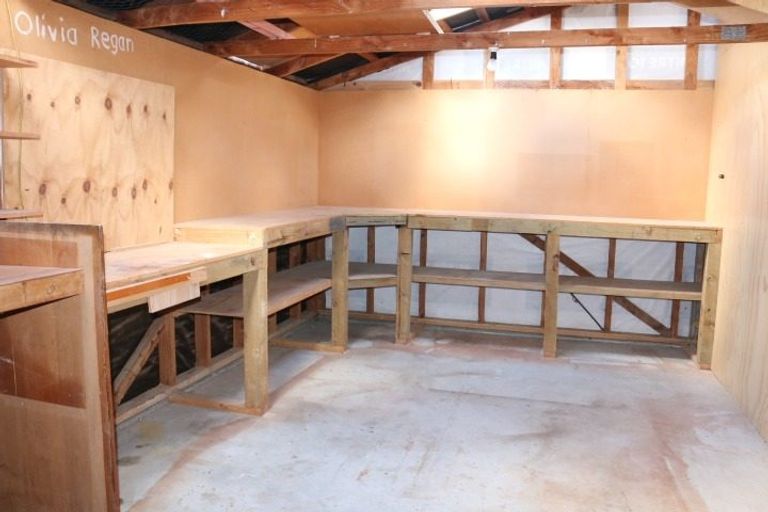 Photo of property in 16 Glen Place, Awapuni, Palmerston North, 4412