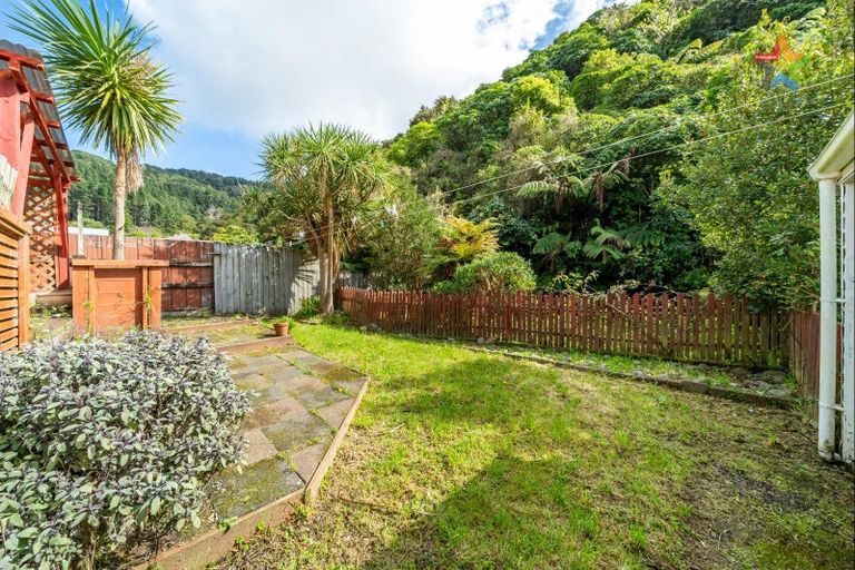 Photo of property in 58 Lees Grove, Wainuiomata, Lower Hutt, 5014