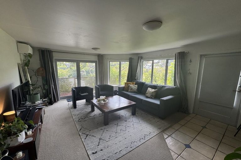 Photo of property in 36a Sutherland Crescent, Melrose, Wellington, 6023