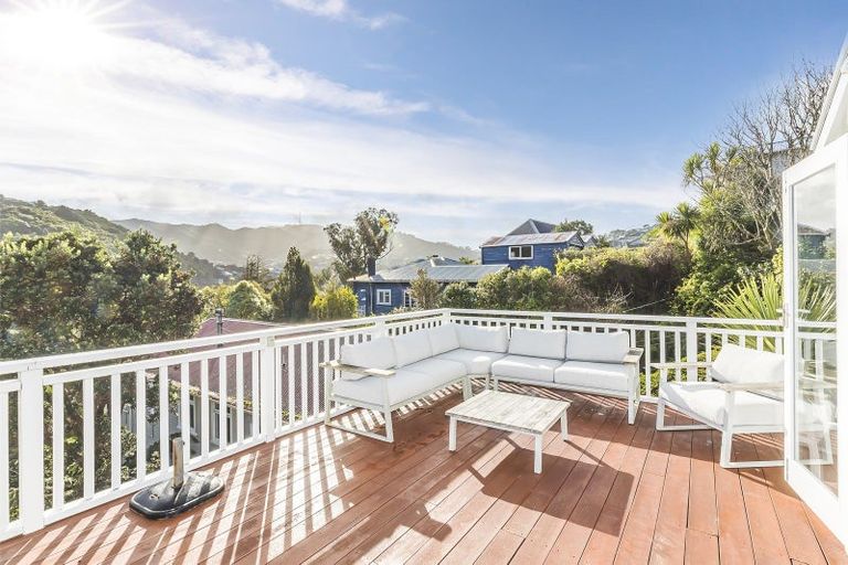 Photo of property in 12 Trelissick Crescent, Ngaio, Wellington, 6035