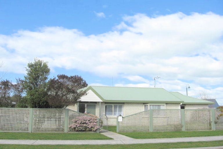 Photo of property in 27 Kane Road, Papamoa Beach, Papamoa, 3118