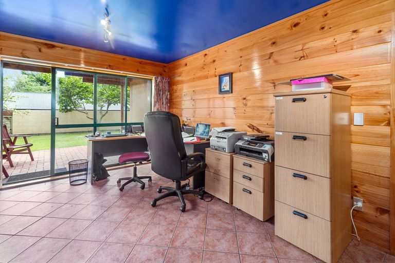 Photo of property in 70 Grand Vue Road, Kawaha Point, Rotorua, 3010