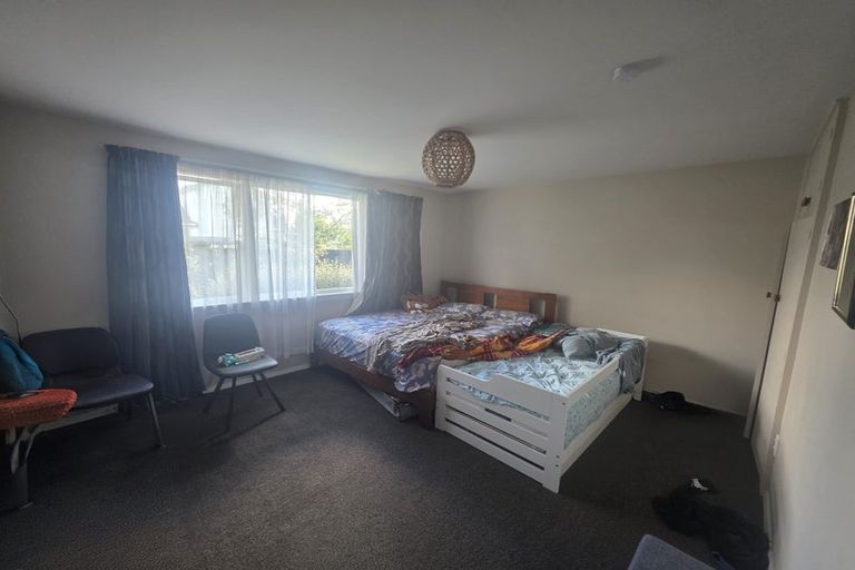 Photo of property in 2/61 Aorangi Road, Bryndwr, Christchurch, 8053