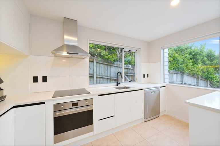 Photo of property in 9 Cityview Place, Massey, Auckland, 0614