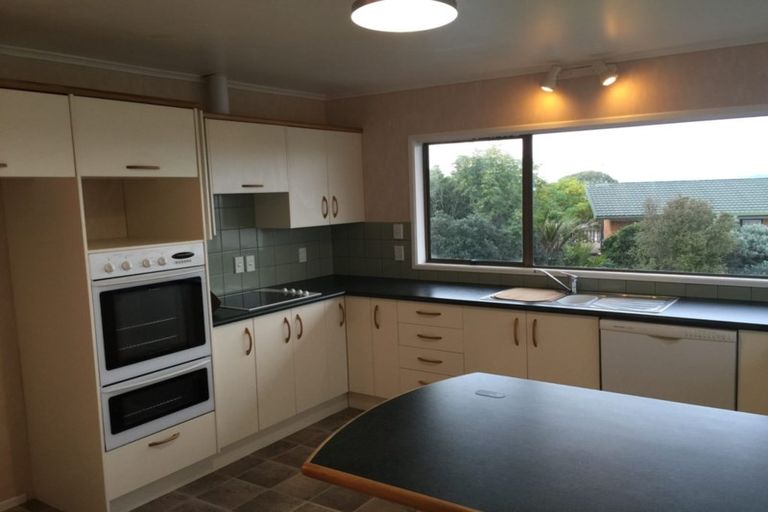 Photo of property in 4 Widmore Drive, Massey, Auckland, 0614