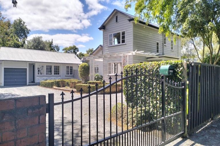 Photo of property in 3 Golf Road, Heretaunga, Upper Hutt, 5018