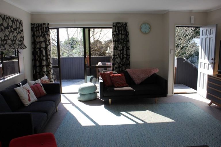 Photo of property in 90 William Bayes Place, Red Beach, 0932