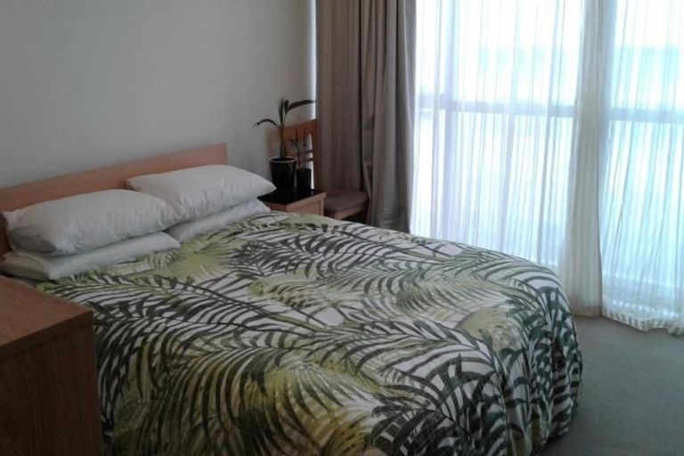 Photo of property in Terrace Heights Apartments, 2/163p The Terrace, Wellington Central, Wellington, 6011