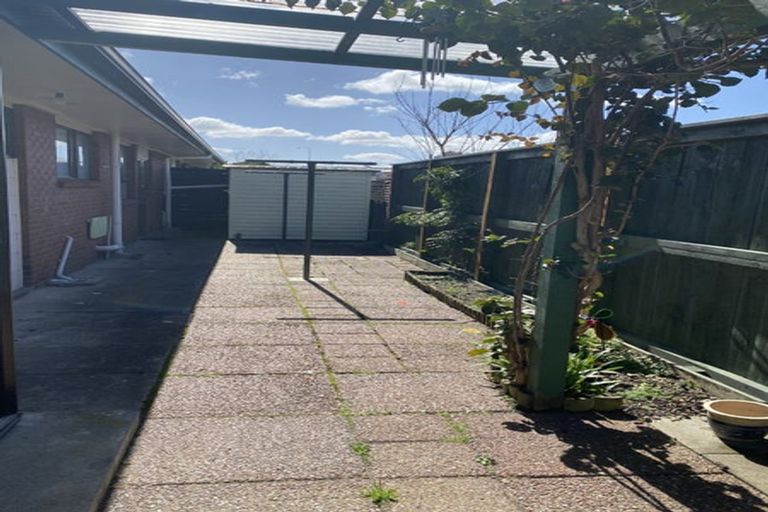 Photo of property in 1/6 Annette Avenue, Te Atatu South, Auckland, 0610