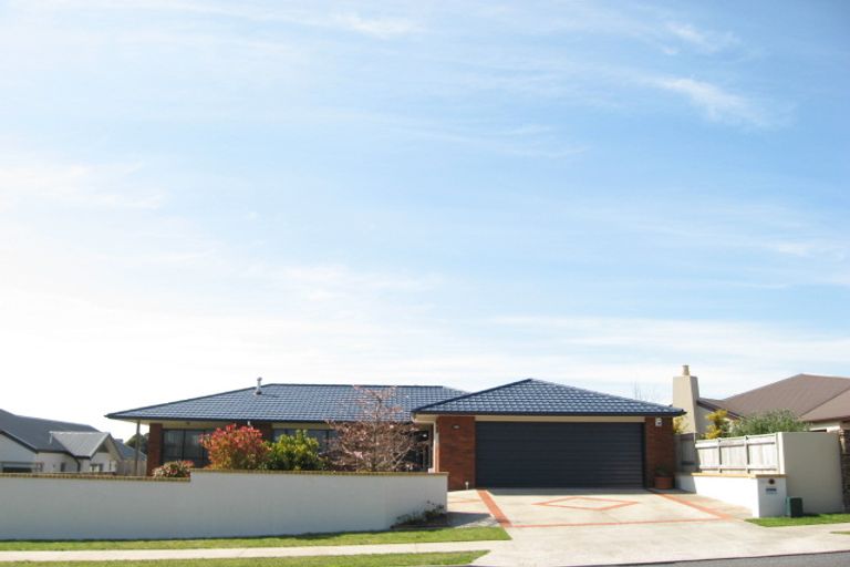 Photo of property in 180 Heta Road, Highlands Park, New Plymouth, 4312