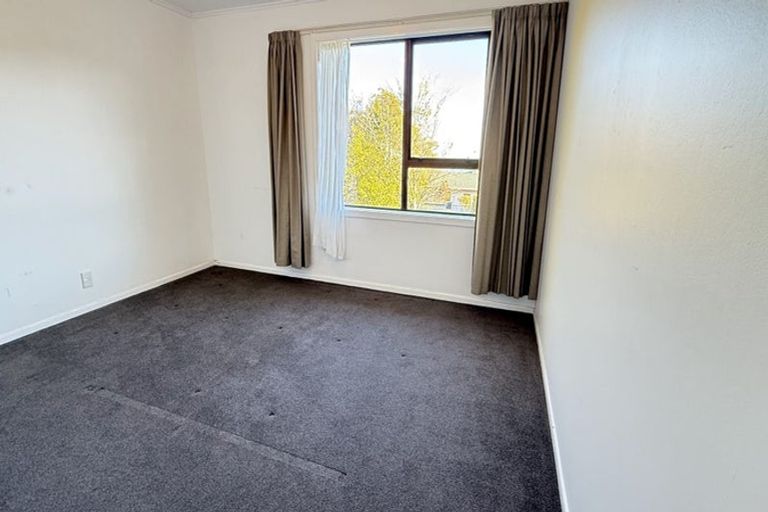 Photo of property in 17 Cypress Drive, Maungaraki, Lower Hutt, 5010