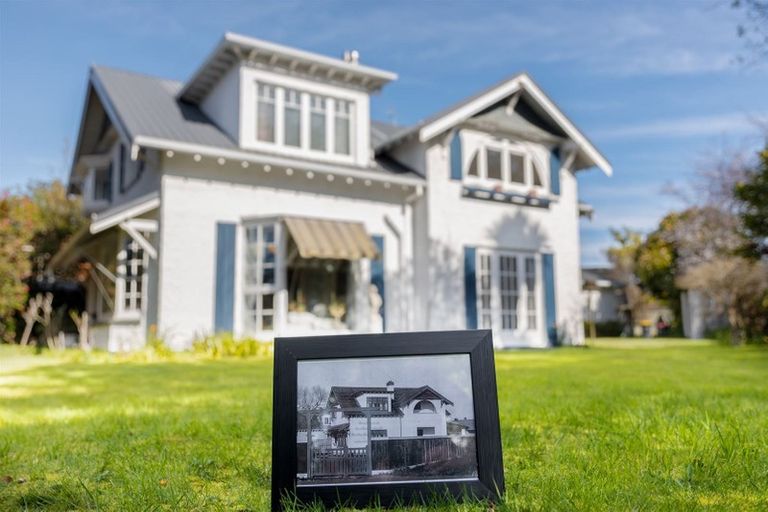 Photo of property in 24 Snowdon Road, Fendalton, Christchurch, 8052