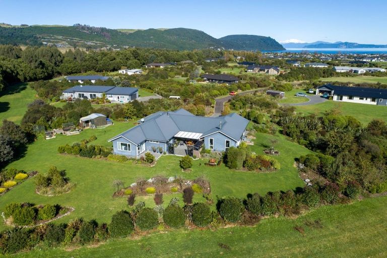 Photo of property in 26 Lacebark Drive, Kinloch, Taupo, 3377