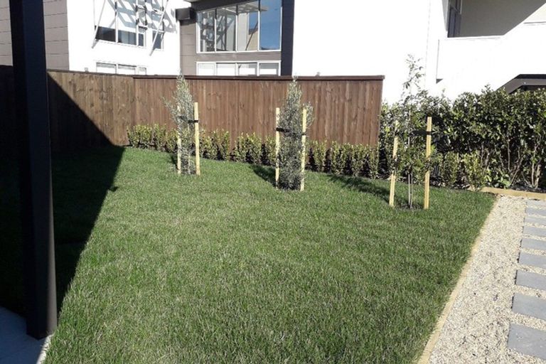 Photo of property in 2 Liquidambar Drive, Hobsonville, Auckland, 0616