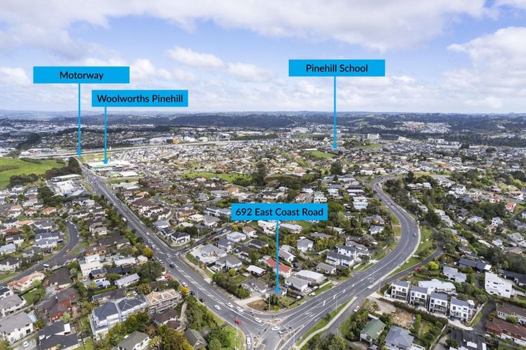 Photo of property in 692 East Coast Road, Pinehill, Auckland, 0632