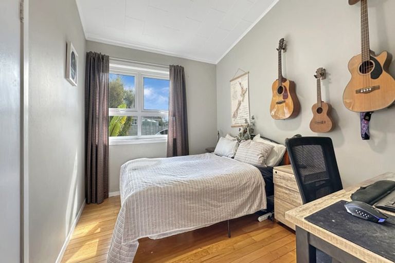 Photo of property in 1/40a Woodglen Road, Glen Eden, Auckland, 0602