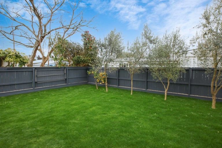 Photo of property in 16 Pukeko Street, Frankton, Hamilton, 3204