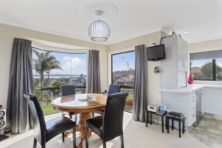 Photo of property in 60 Oteki Park Drive, Welcome Bay, Tauranga, 3112