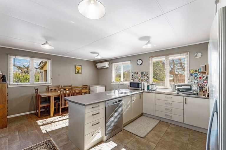 Photo of property in 72 Wharfe Street, South Hill, Oamaru, 9400