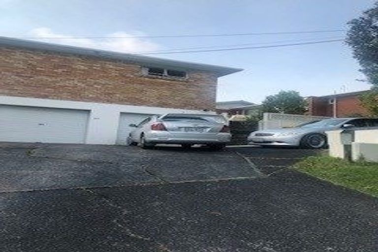 Photo of property in 1/281 Sunset Road, Sunnynook, Auckland, 0632