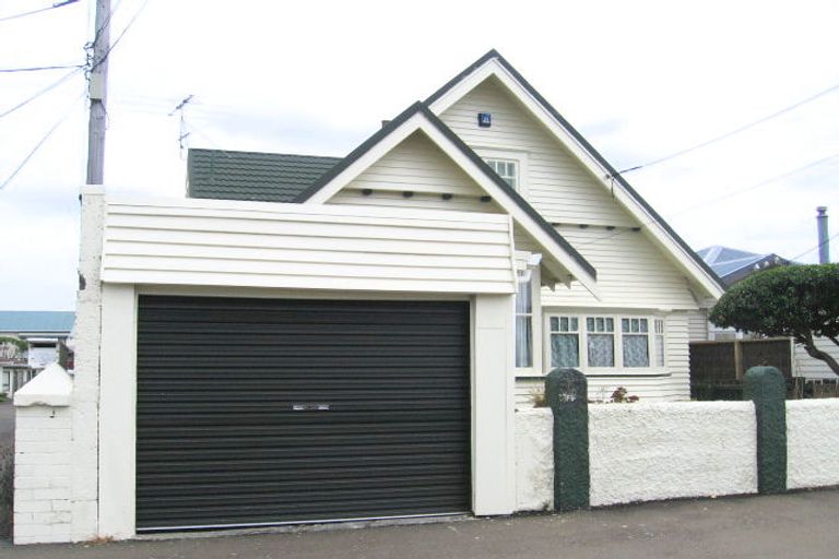 Photo of property in 42b Apu Crescent, Lyall Bay, Wellington, 6022