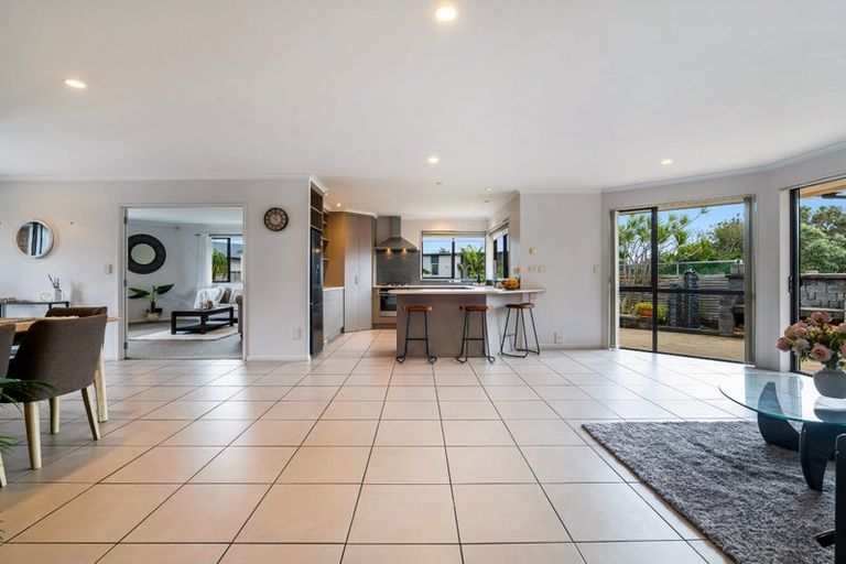 Photo of property in 20 Barbados Way, One Tree Point, 0118