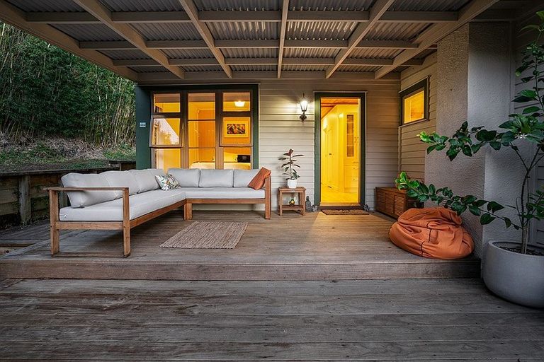 Photo of property in 802 West Coast Road, Oratia, Auckland, 0604