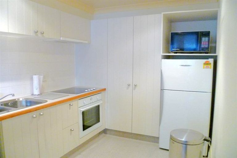 Photo of property in Kelvin House, 6e/16 The Terrace, Wellington Central, Wellington, 6011