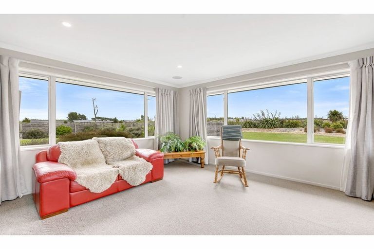 Photo of property in 5 Northside Drive, Waikuku, 7473