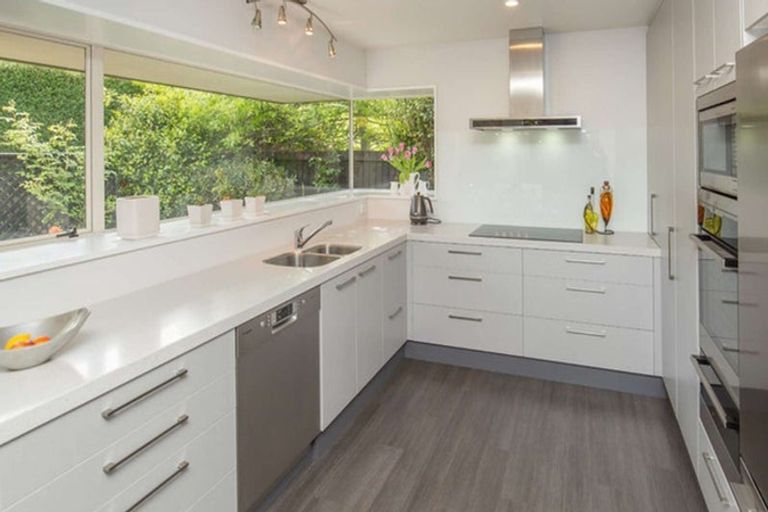 Photo of property in 6b Kelson Lane, Ilam, Christchurch, 8041