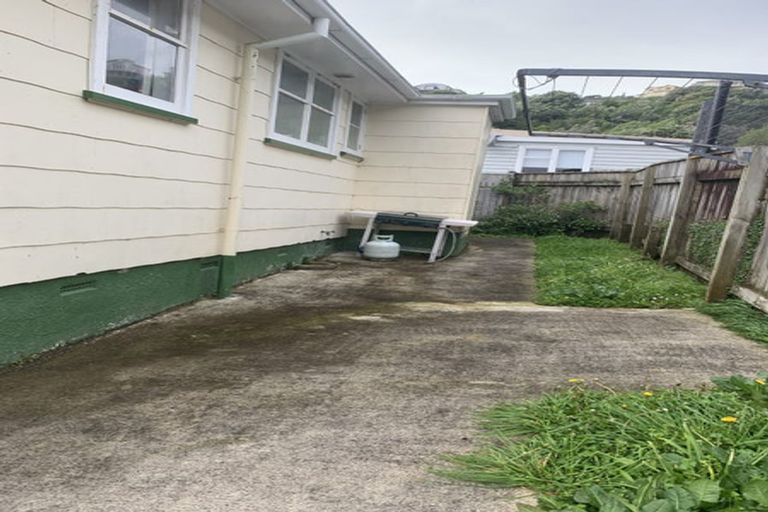 Photo of property in 39 Tukanae Street, Strathmore Park, Wellington, 6022