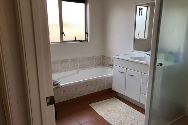 Photo of property in 226 Kilkenny Drive, East Tamaki Heights, Auckland, 2016