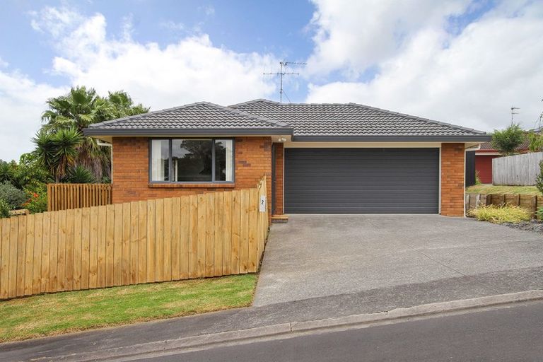 Photo of property in 2 Plumstead Rise, Glen Eden, Auckland, 0602