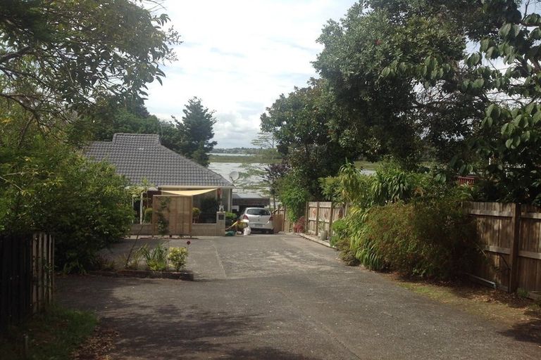 Photo of property in 2/20 Saint Peters Street, Northcote, Auckland, 0627