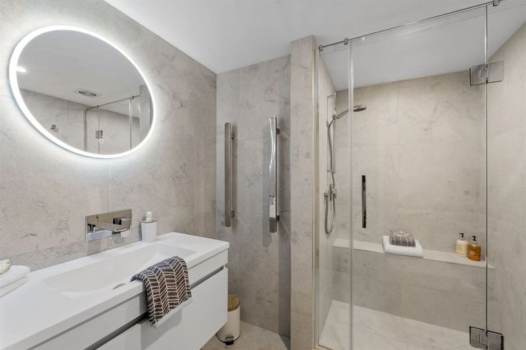 Photo of property in 1/9 Taumata Road, Castor Bay, Auckland, 0620