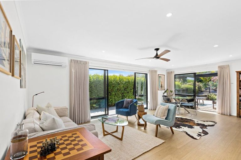 Photo of property in 22 Laly Haddon Place, Matakana, Warkworth, 0985