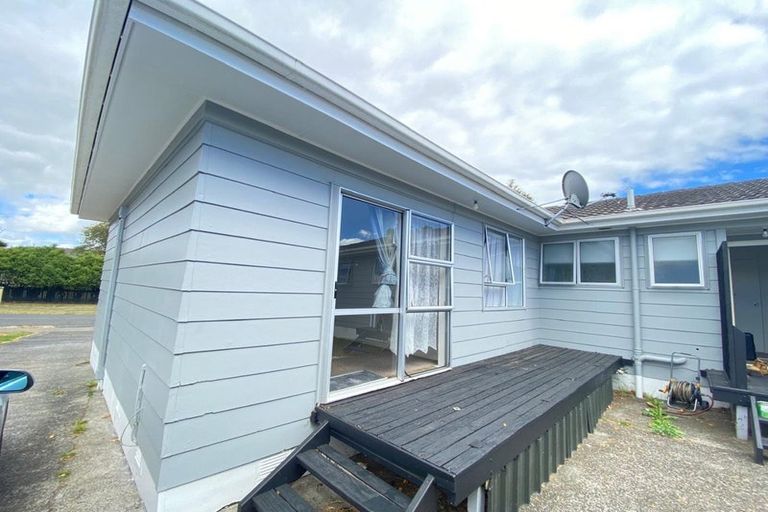 Photo of property in 2 Hobman Place, Manurewa, Auckland, 2102