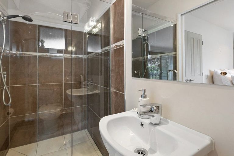 Photo of property in 25a Marina Drive, Frankton, Queenstown, 9300