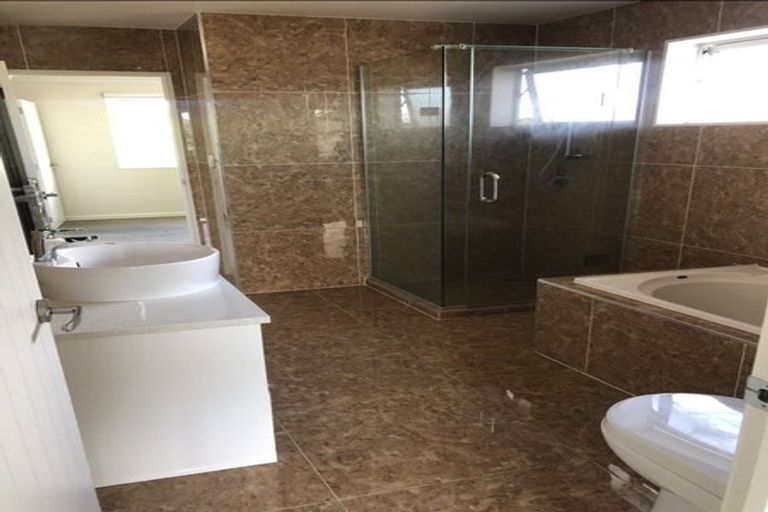 Photo of property in 21a Stamford Crescent, Flat Bush, Auckland, 2019